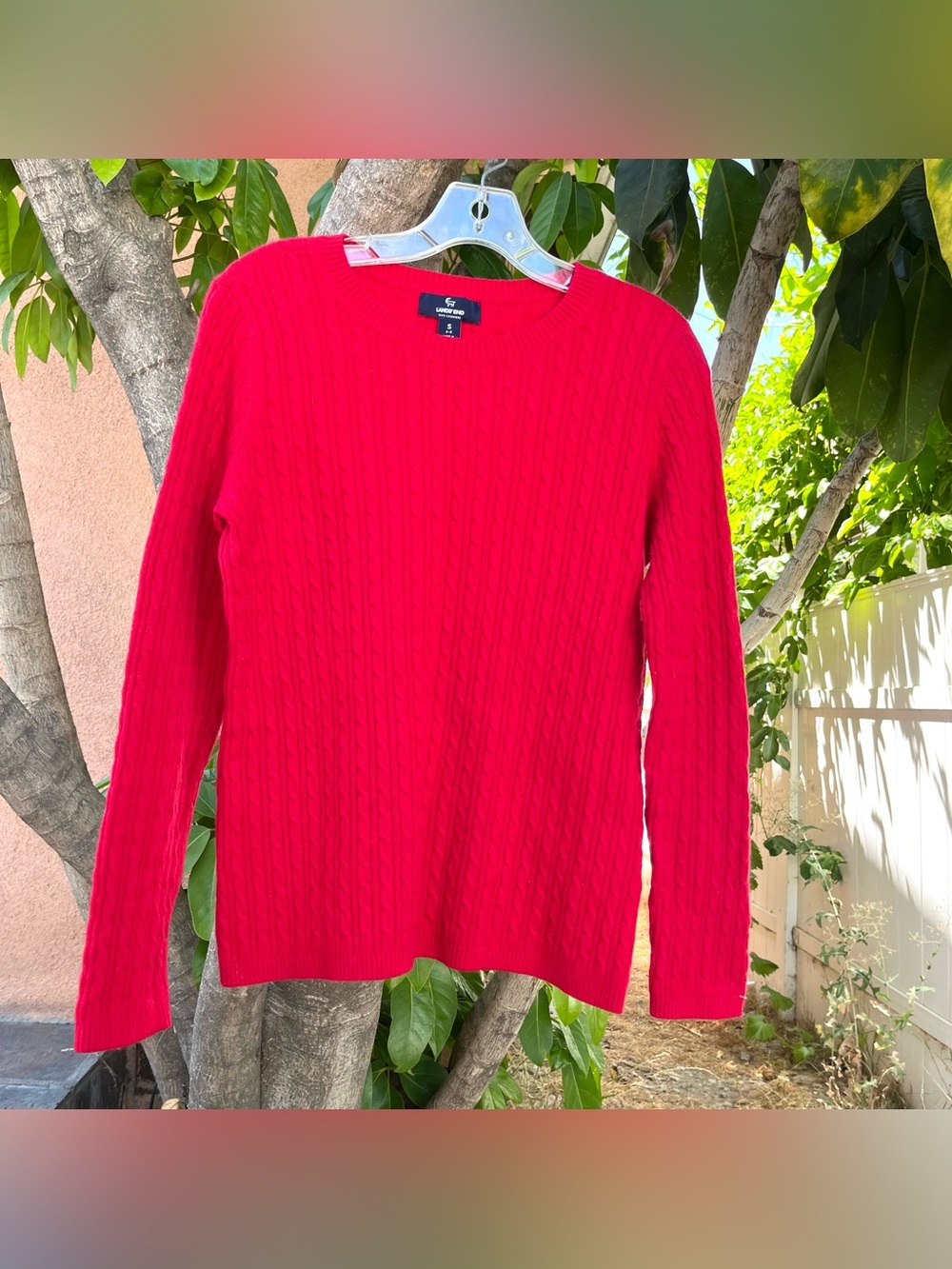Lands' End 100% Chasmere Cable Knit Sweater in Red .